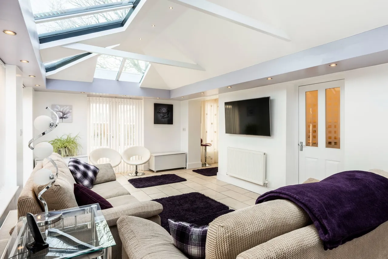 Wallace Court, Cheslyn Hay, WS6, photo 9
