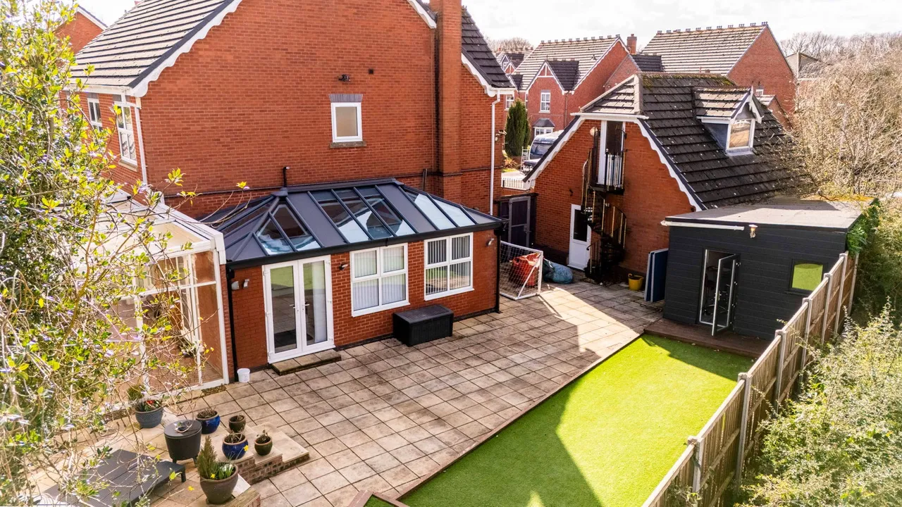 Wallace Court, Cheslyn Hay, WS6, photo 31