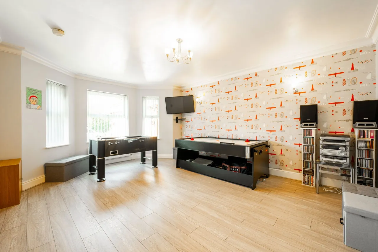 Wallace Court, Cheslyn Hay, WS6, photo 15