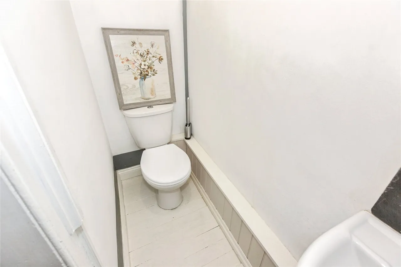 Abbey Terrace, Llandeilo, SA19, photo 32