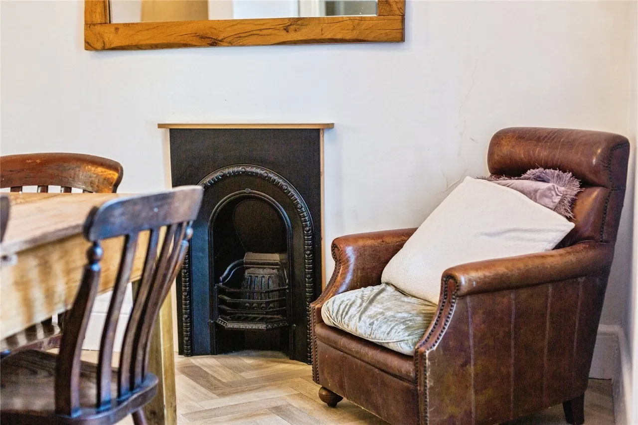 Abbey Terrace, Llandeilo, SA19, photo 5