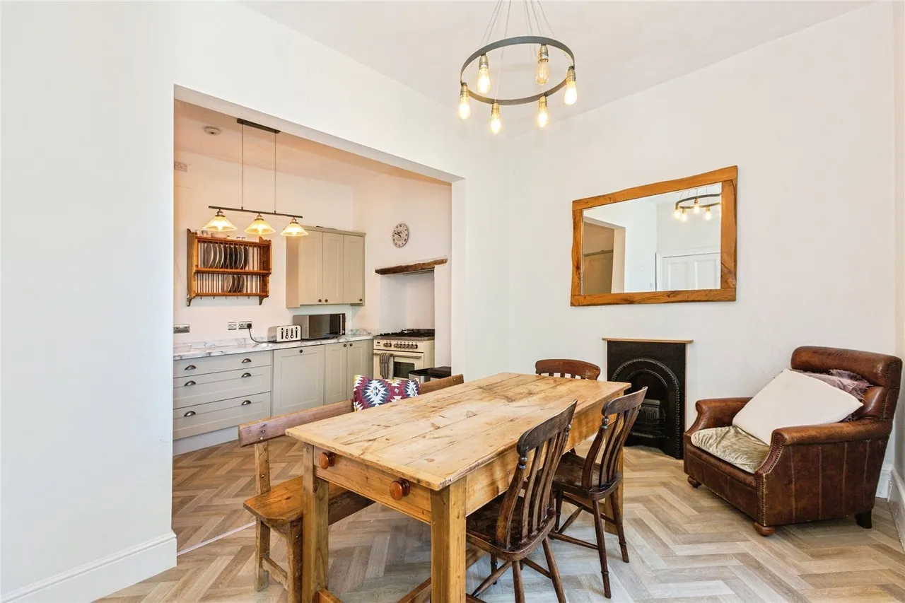 Abbey Terrace, Llandeilo, SA19, photo 4