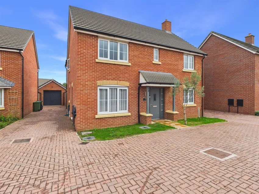 4 bed house for sale, Horsefair Close, Newent