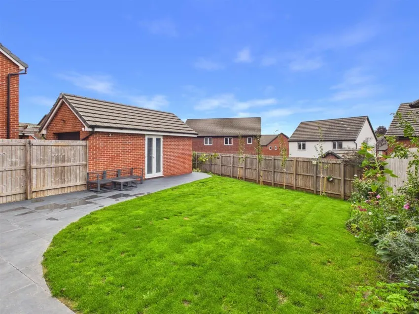 Horsefair Close, Newent, photo 19