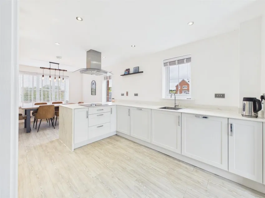 Horsefair Close, Newent, photo 6