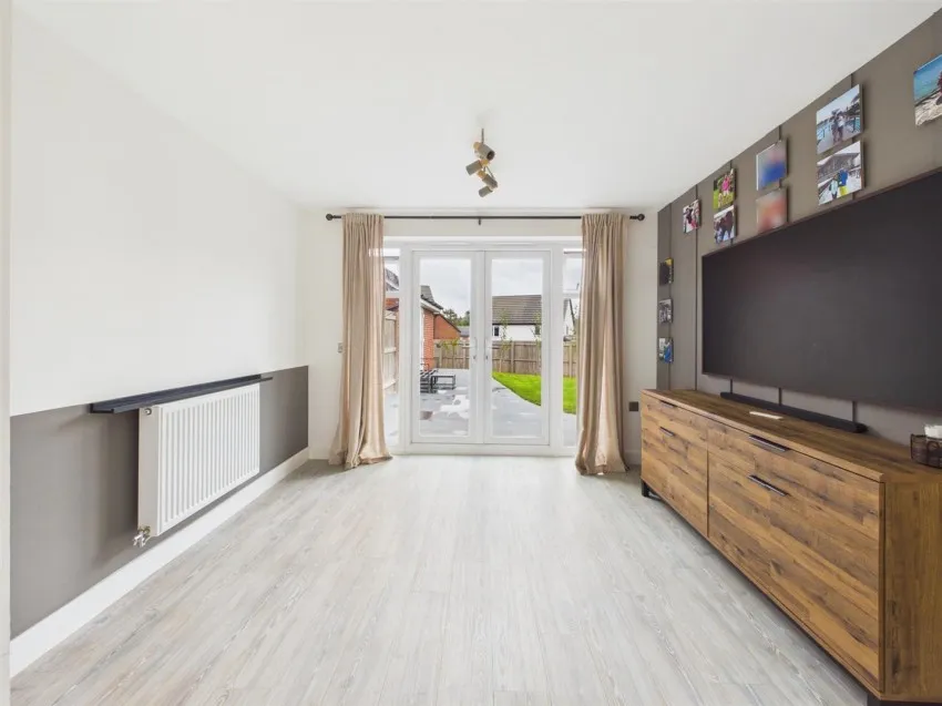 Horsefair Close, Newent, photo 8