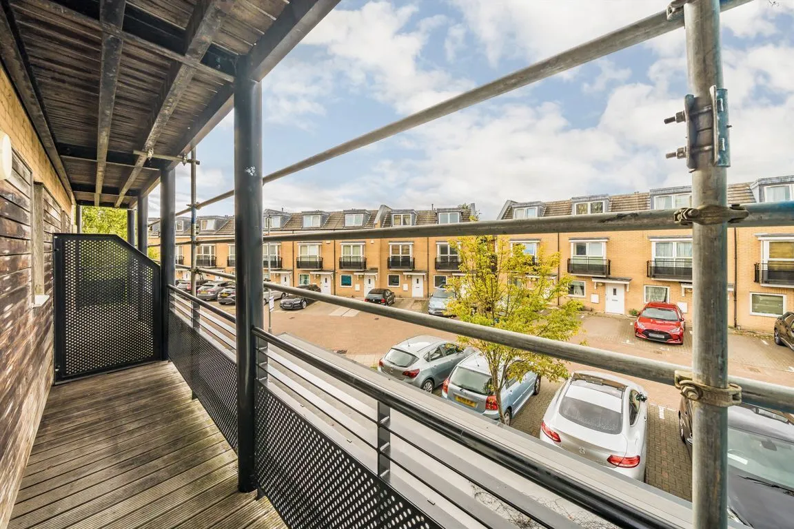 Lanadron Close, TW7, photo 6