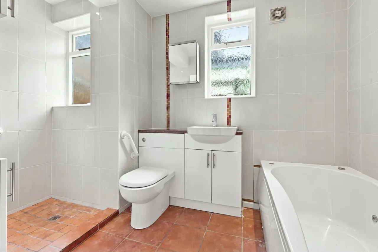 Halstead Road, Enfield, EN1 1QB, photo 21