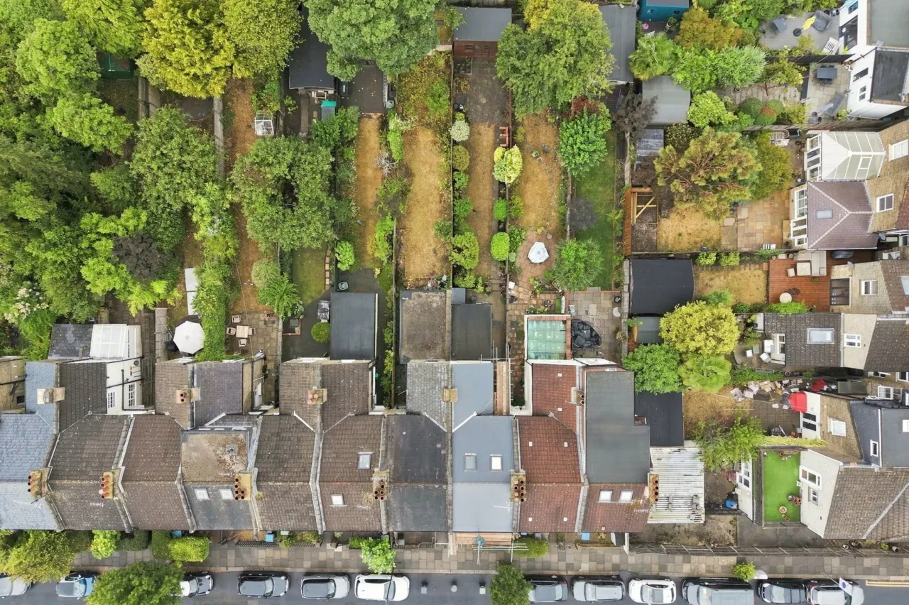 Halstead Road, Enfield, EN1 1QB, photo 2