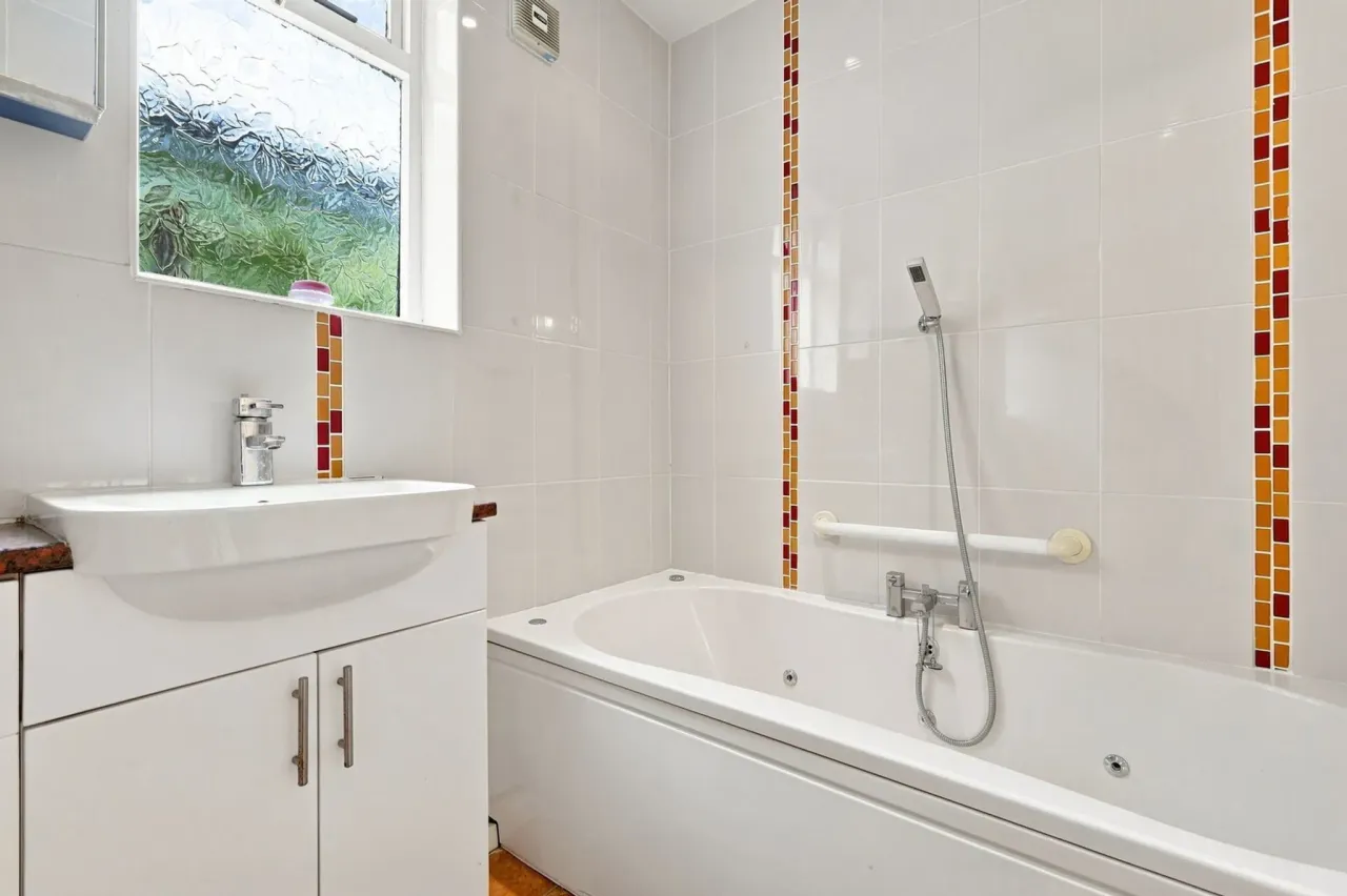 Halstead Road, Enfield, EN1 1QB, photo 23