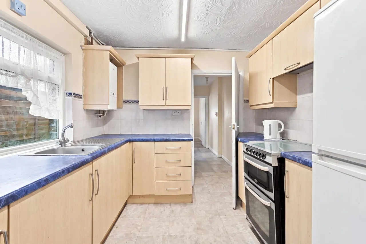 Halstead Road, Enfield, EN1 1QB, photo 4