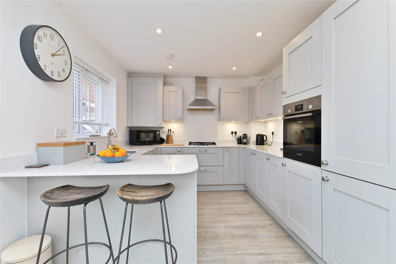Tennyson Way, Grayshott, GU26, photo 3