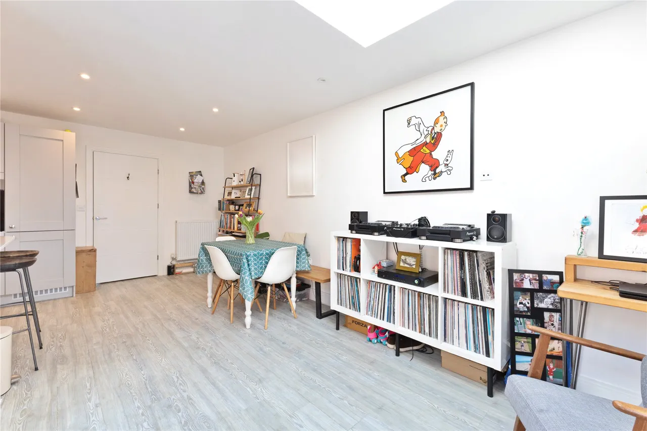 Tennyson Way, Grayshott, GU26, photo 18