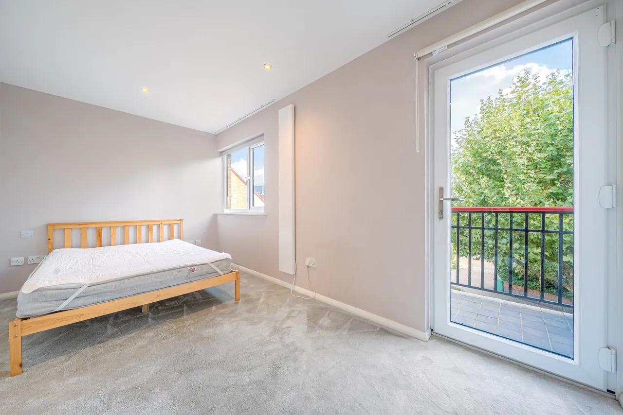 Bywater Place, London, SE16, photo 3