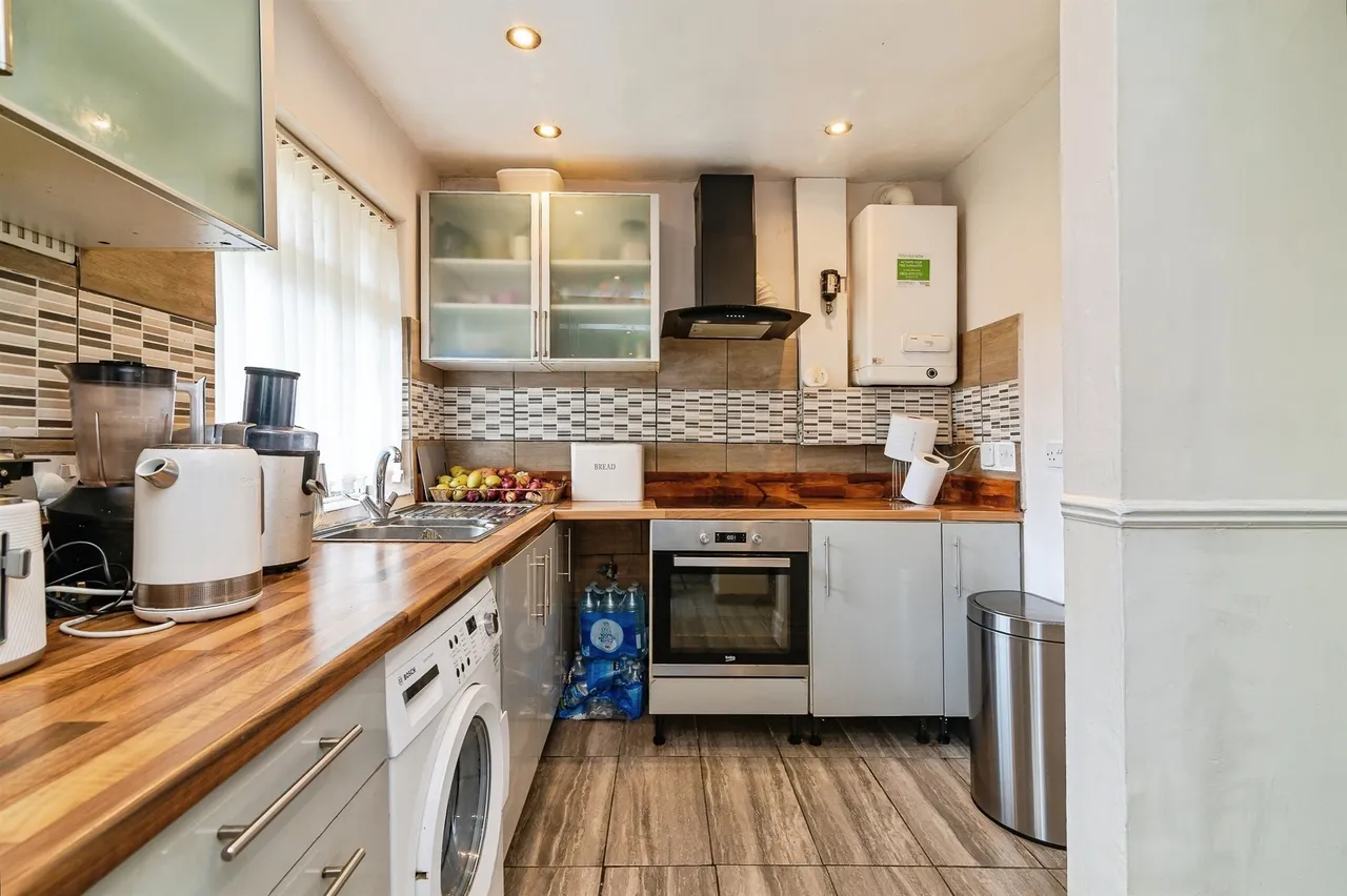 Redhill Road, Arnold, Nottingham, photo 4