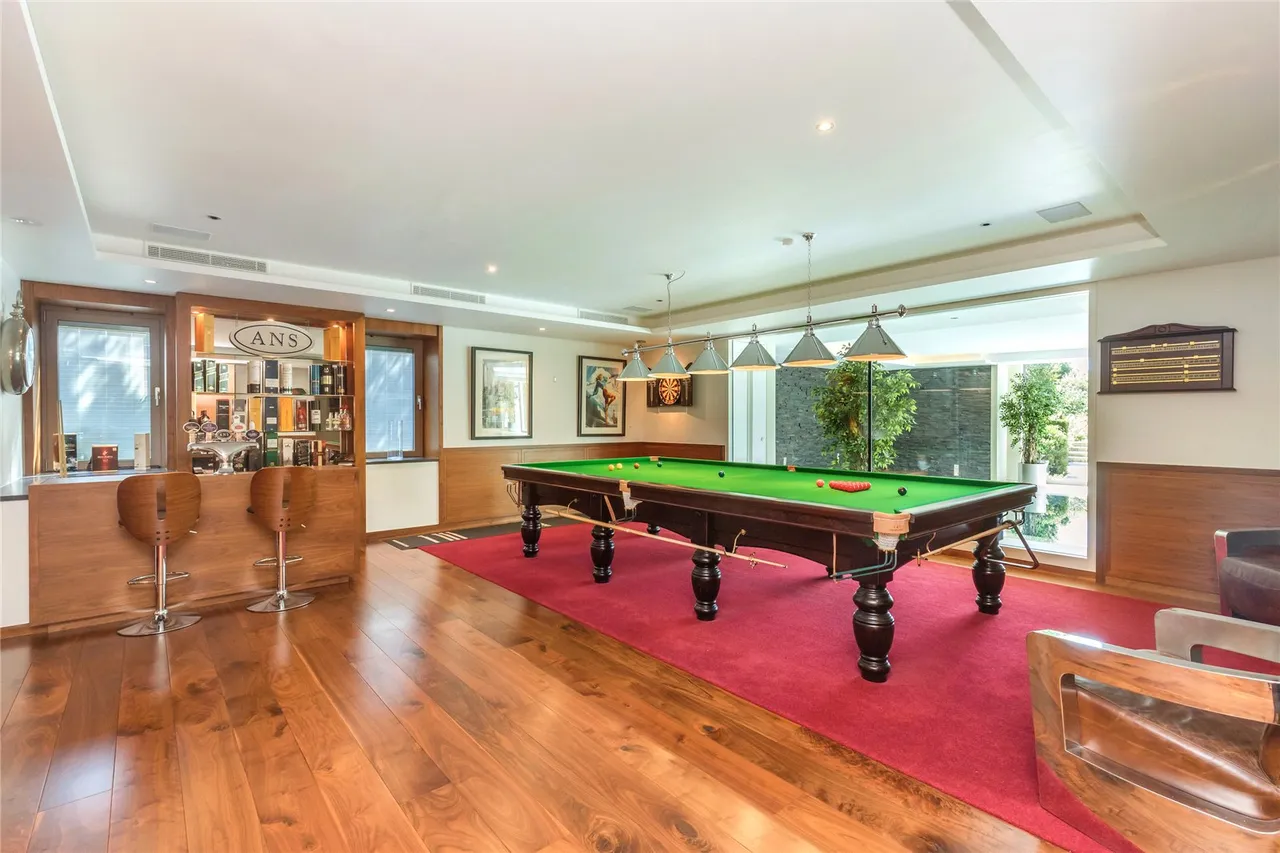 Exceptional, 319sqft Seafront Home with Striking Coastal Design, photo 31
