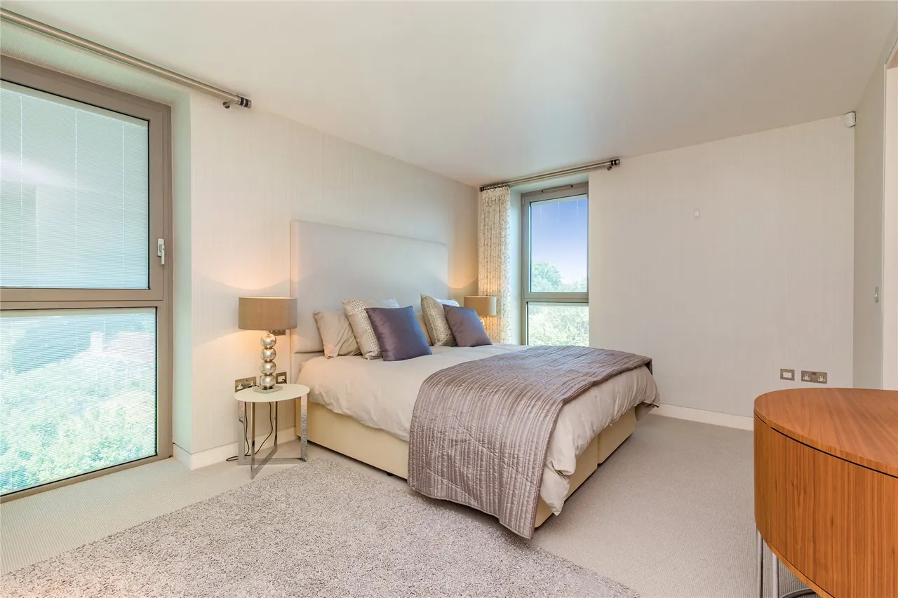 Exceptional, 319sqft Seafront Home with Striking Coastal Design, photo 45