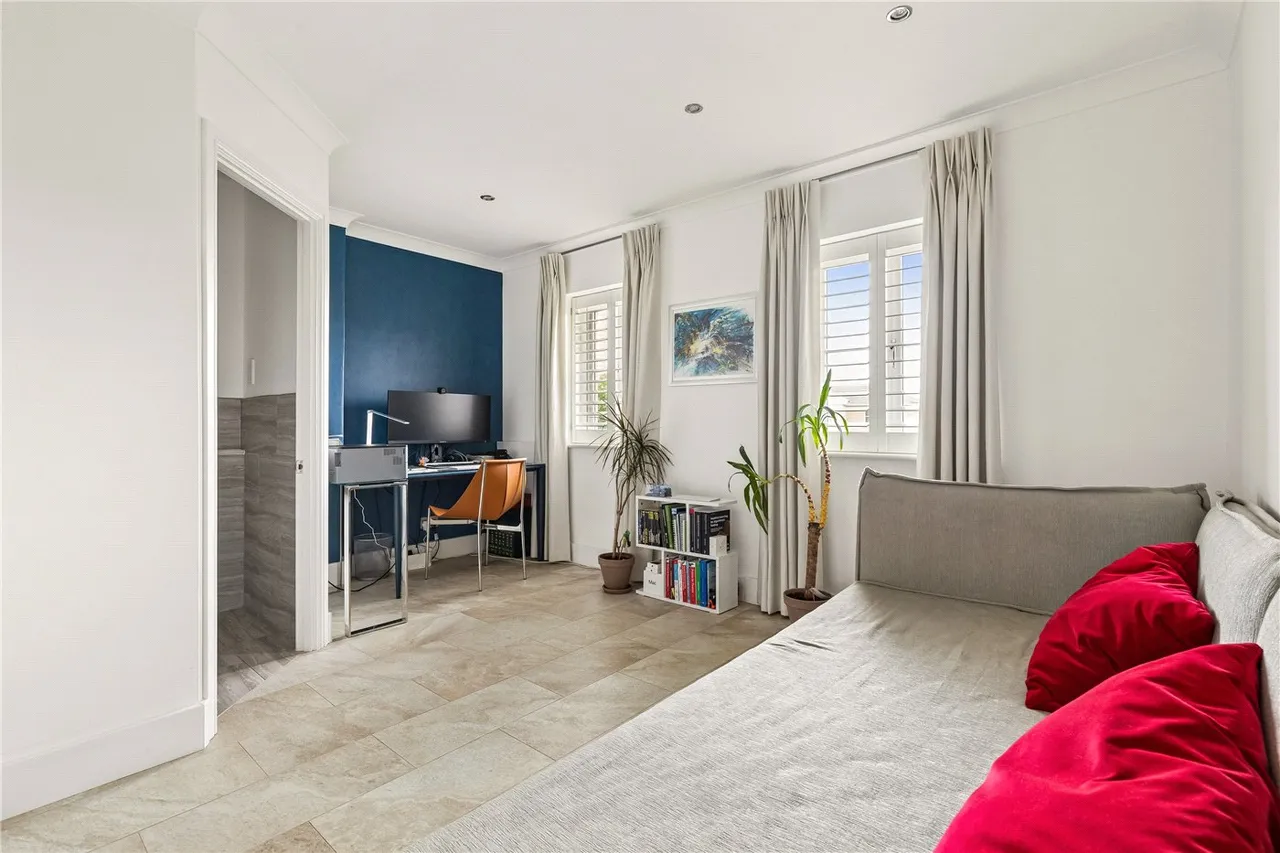 Bevin Square, London, SW17, photo 12