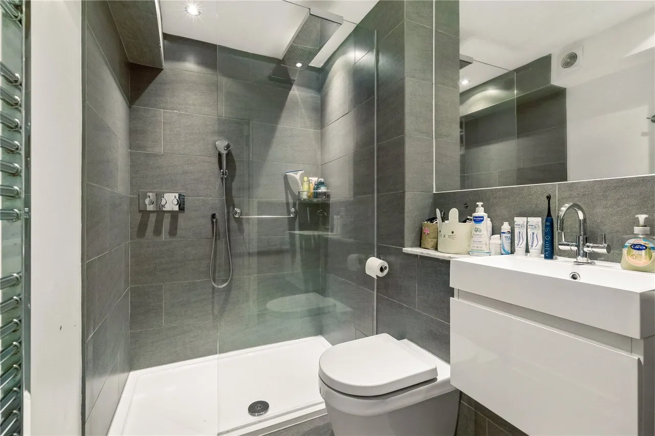 Bevin Square, London, SW17, photo 14