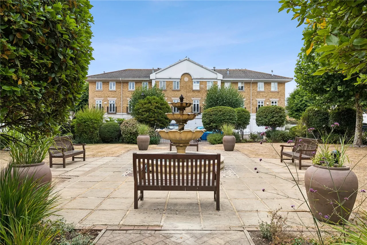 Bevin Square, London, SW17, photo 16