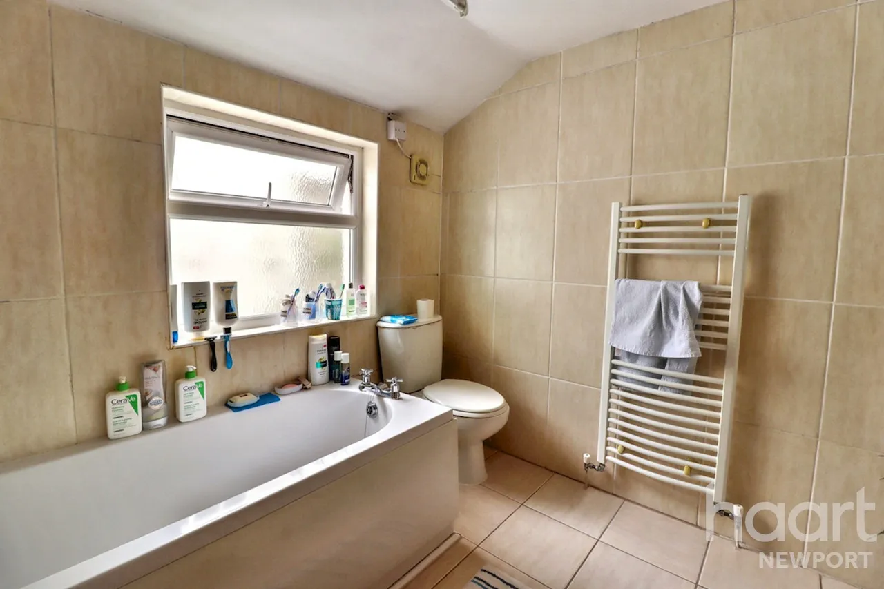 St Mary Street, Newport, NP20, photo 13
