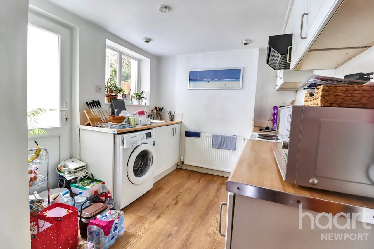St Mary Street, Newport, NP20, photo 5