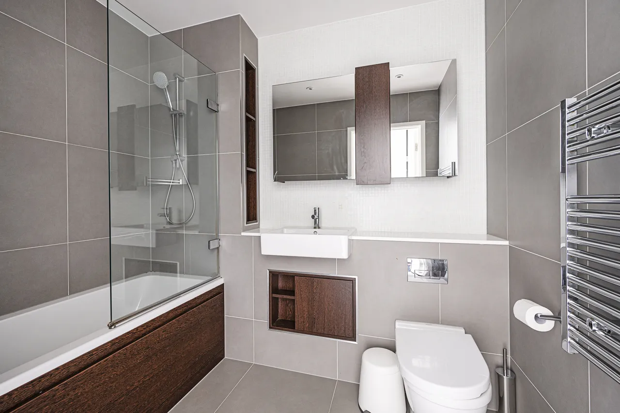 Flat 11, The Parkhouse, 3 Kayani Avenue, London, photo 5