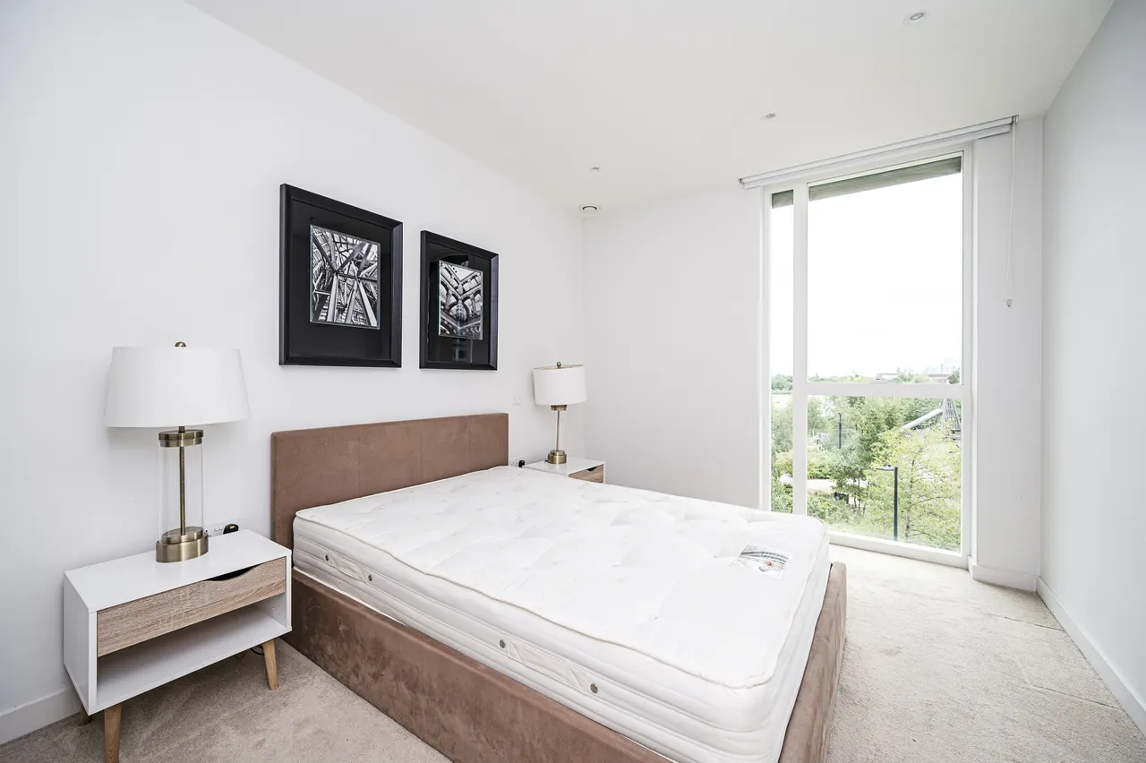Flat 11, The Parkhouse, 3 Kayani Avenue, London, photo 3