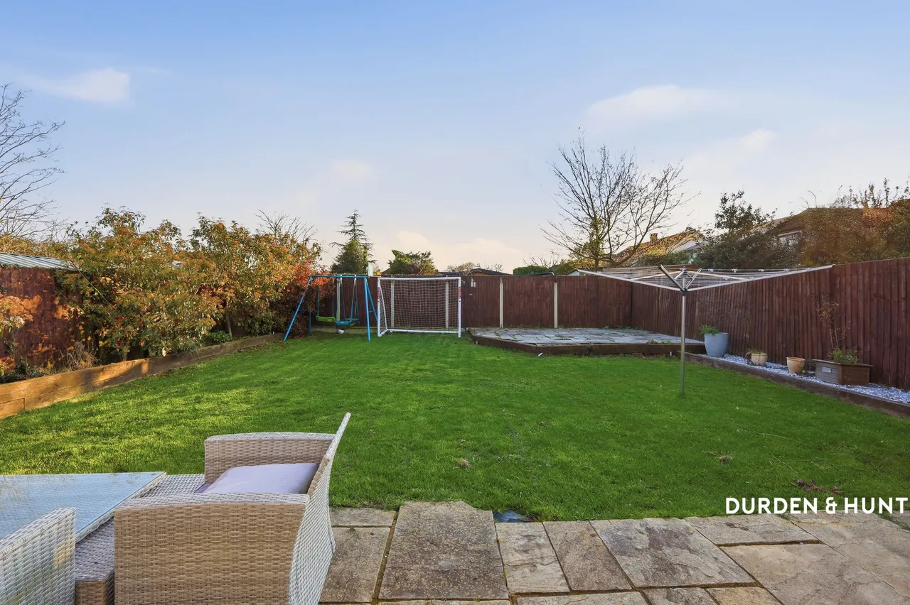 Second Avenue, Hook End, CM15, photo 18