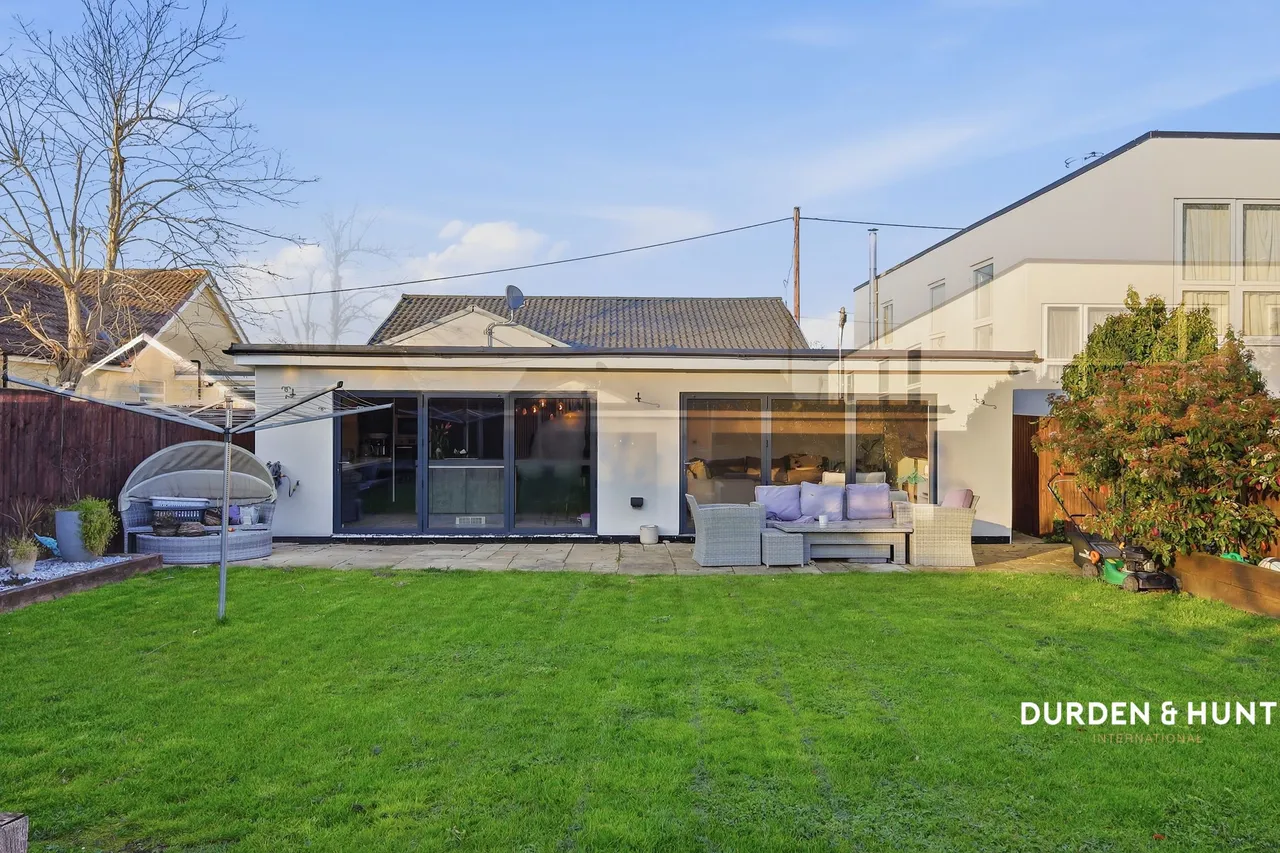 Second Avenue, Hook End, CM15, photo 21
