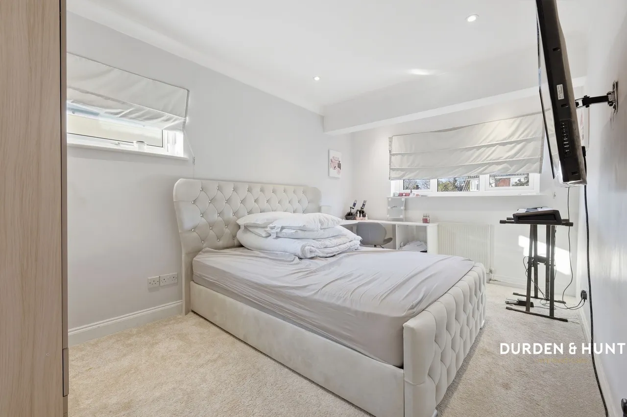 Second Avenue, Hook End, CM15, photo 15