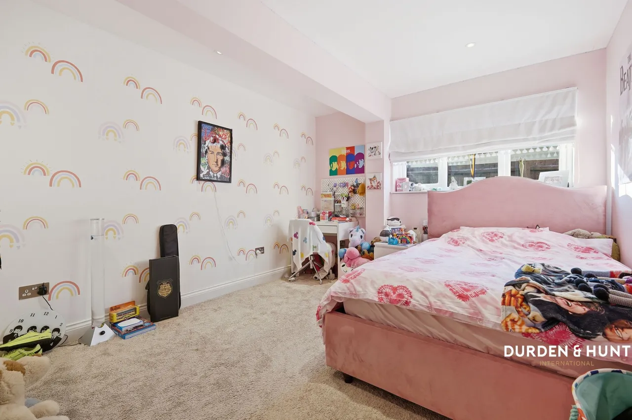 Second Avenue, Hook End, CM15, photo 14