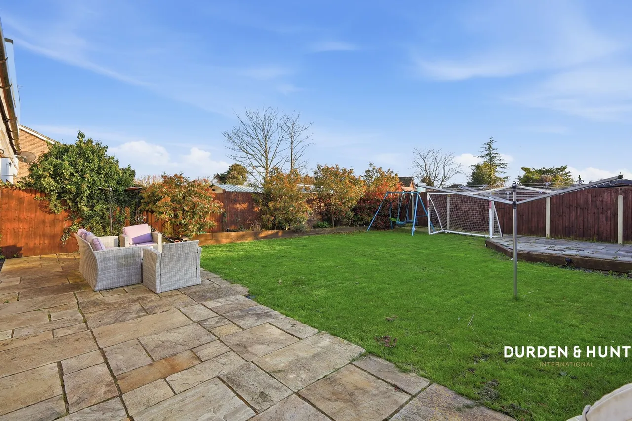 Second Avenue, Hook End, CM15, photo 20