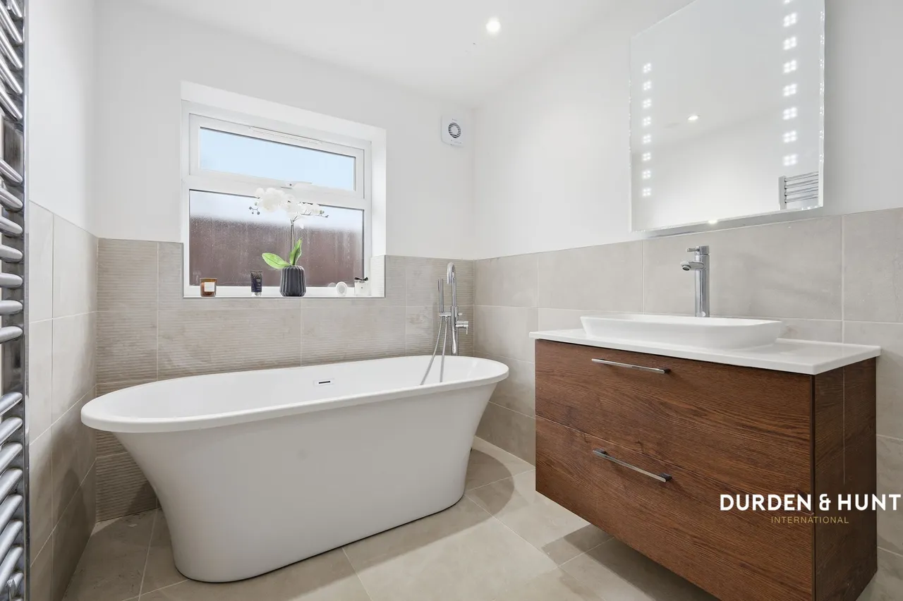 Second Avenue, Hook End, CM15, photo 17