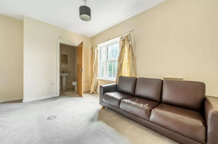 Monarch Way, Ilford, IG2, photo 11