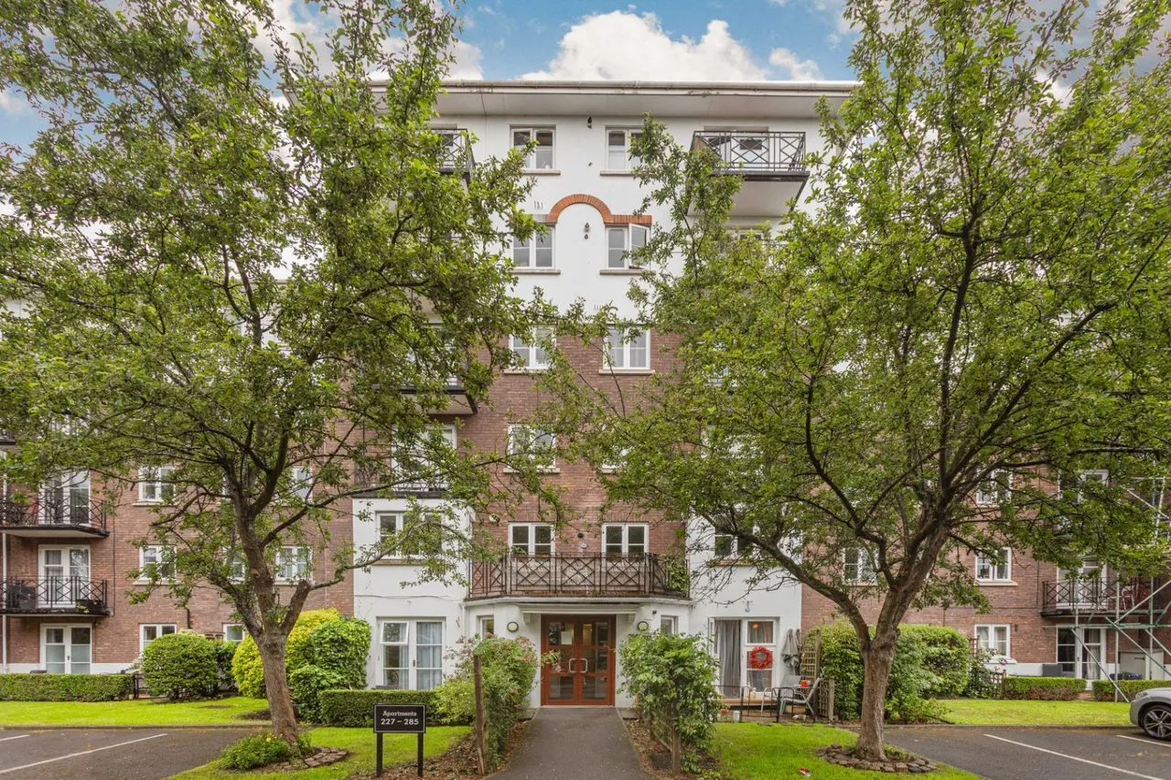 flat for sale, Brompton Park Crescent, West Brompton, SW6