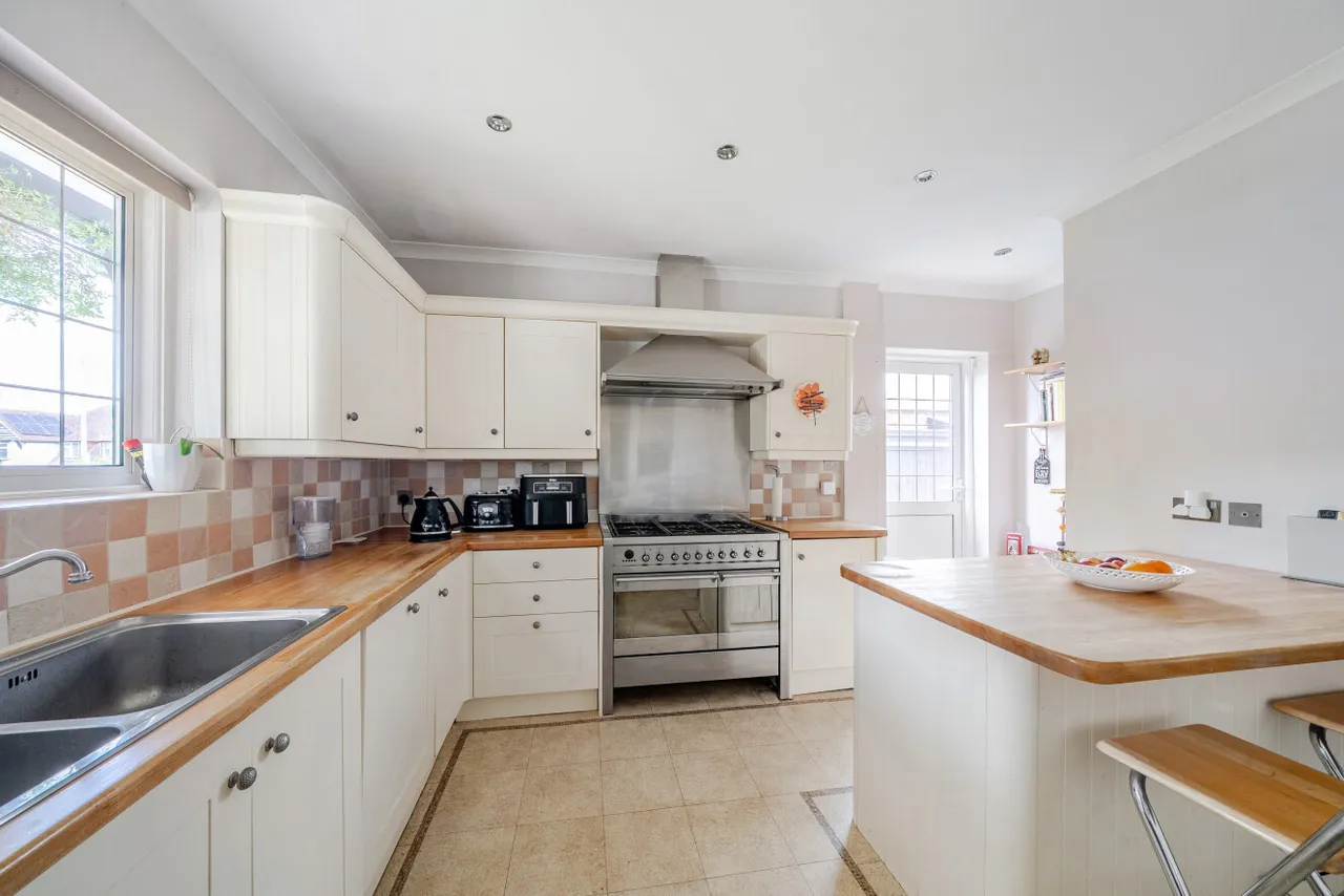 Sandiland Crescent, Hayes, Kent, BR2, photo 11