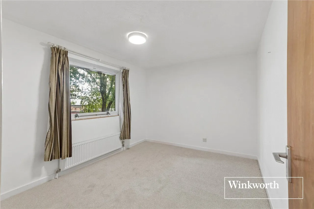 Dale Grove, North Finchley, N12, photo 10