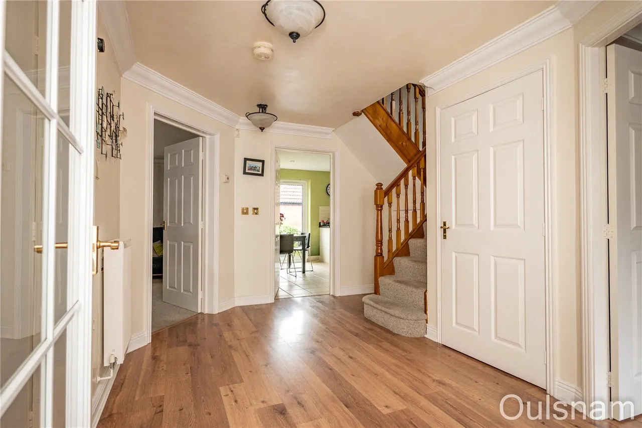 Royal Worcester Crescent, Bromsgrove, Worcestershire, B60 2TN, photo 2
