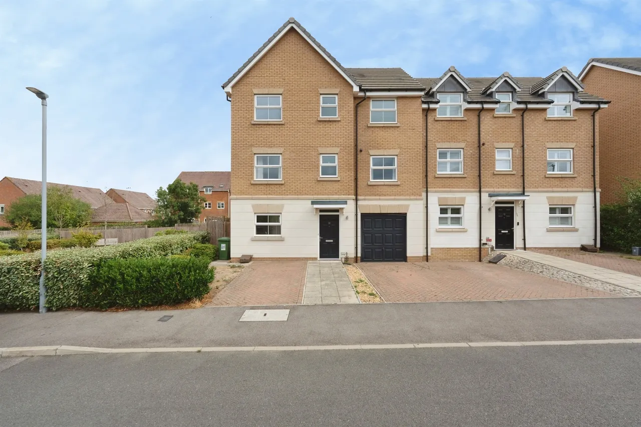 5 bed house for sale, Kipling Way, Borehamwood, WD6