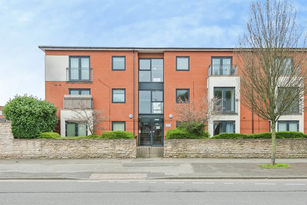 2 bed flat for sale — Streetly Road, Birmingham