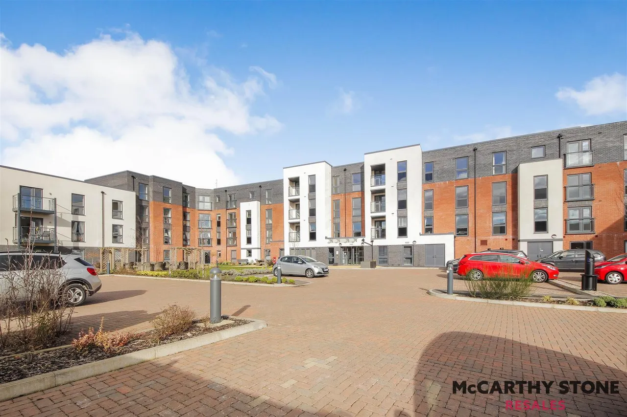 2 bed flat for sale, Connaught Close, Solihull, B90