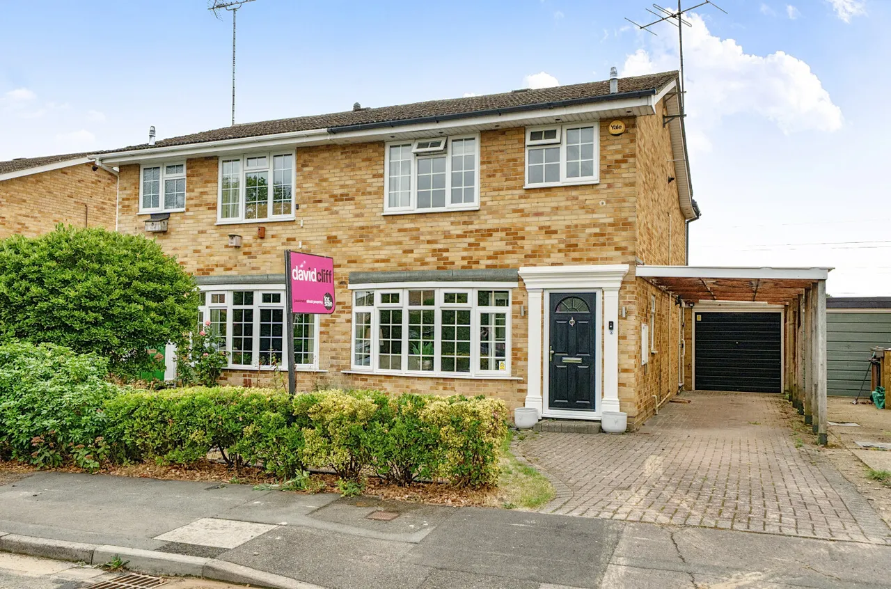 3 bed house for sale — Waterloo Crescent, Wokingham, Berkshire, RG40 2JJ