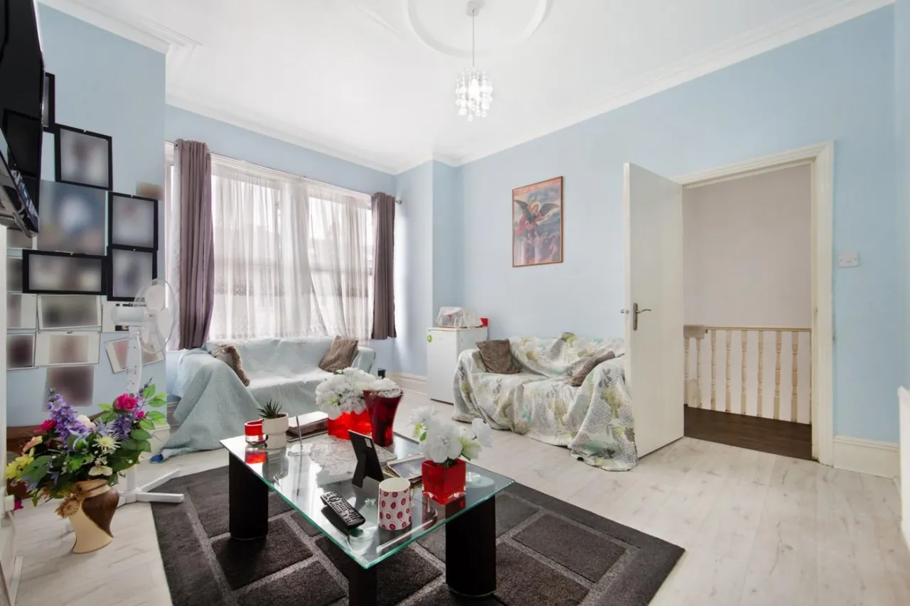 Tooting Bec Road, London, SW17, photo 2