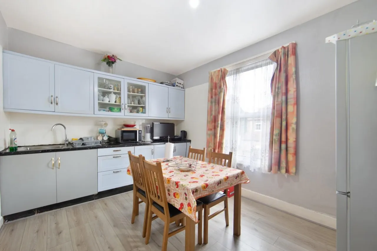 Tooting Bec Road, London, SW17, photo 5