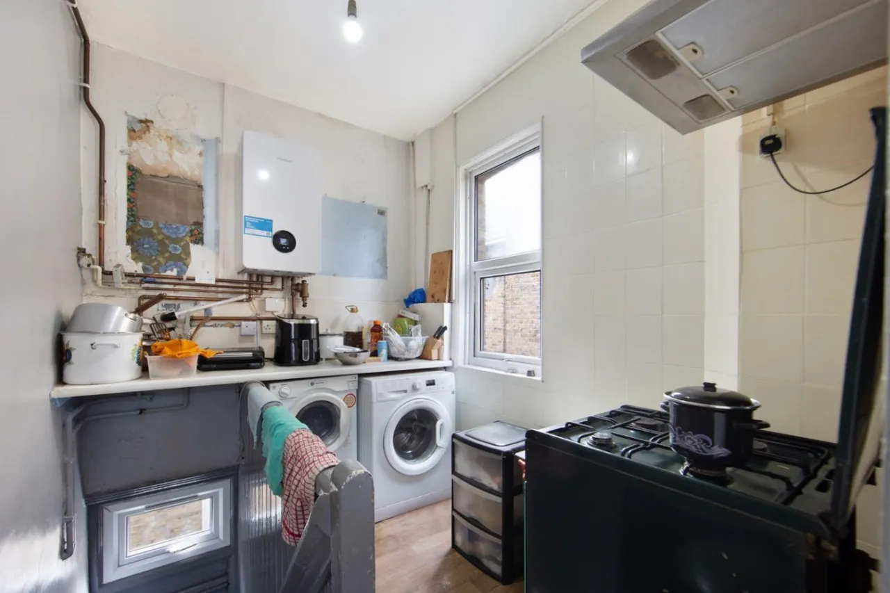 Tooting Bec Road, London, SW17, photo 6