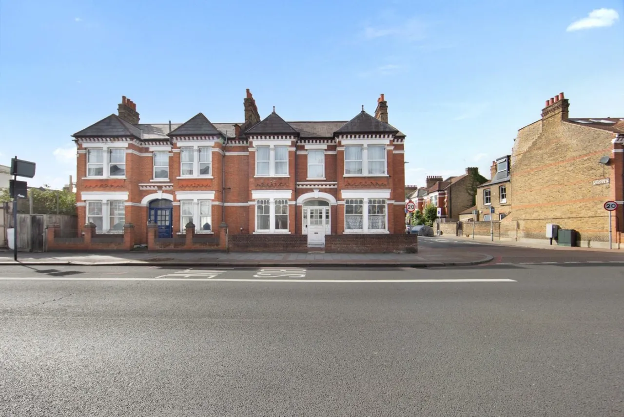 Tooting Bec Road, London, SW17, photo 12
