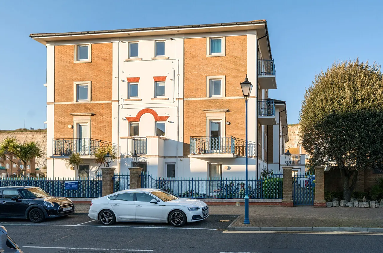 Victory Mews, The Strand, BN2, photo 13