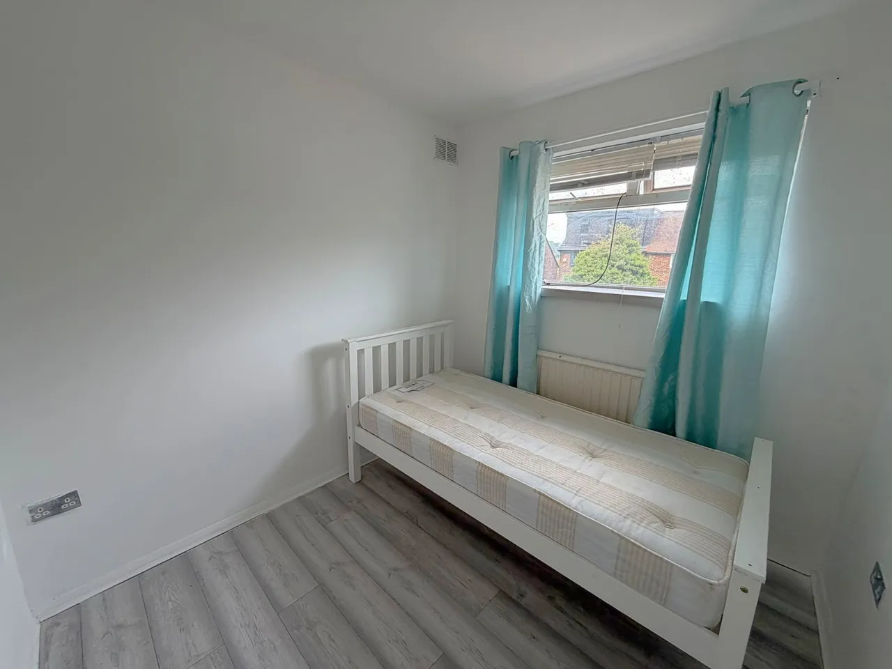 Dunstable Close, Harold Hill, RM3, photo 7