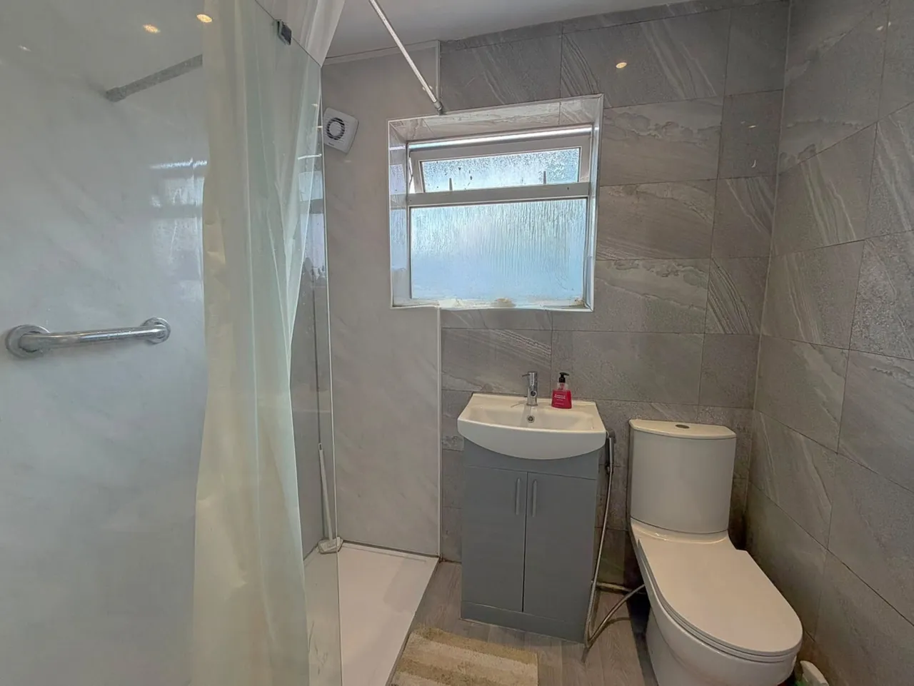 Dunstable Close, Harold Hill, RM3, photo 8
